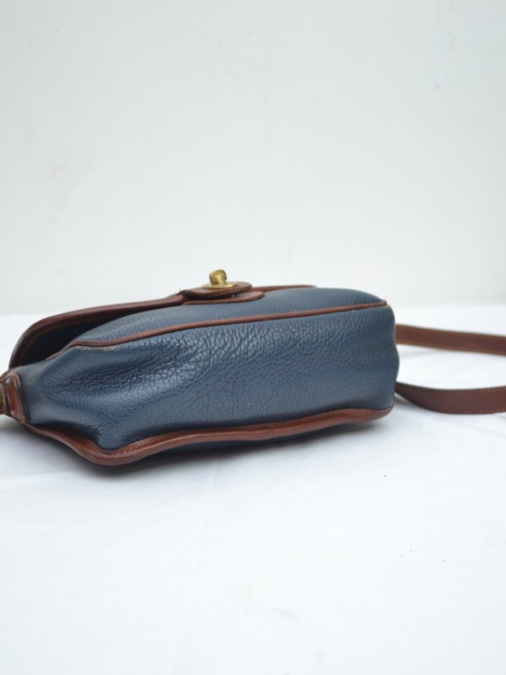 Coach Vintage Sheridan Leather Crossbody bag - Picture 3 of 11